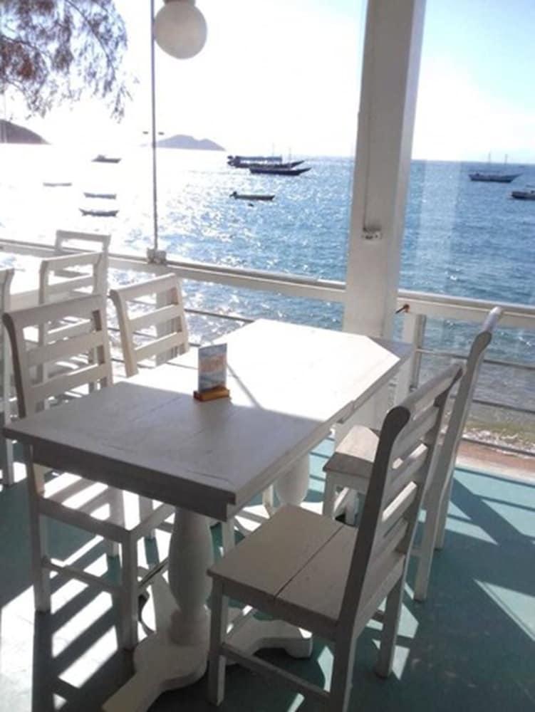 Hostal Nomad Seashore *